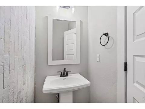 Bath - 2124 Glean Ct, Windsor, CO 80550 photo 1 of 5