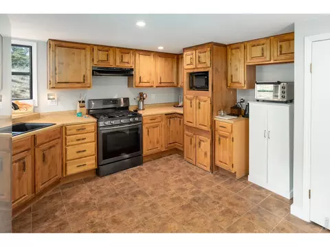 Kitchen - 656 Jasper Dr, Lyons, CO 80540 photo 2 of 2