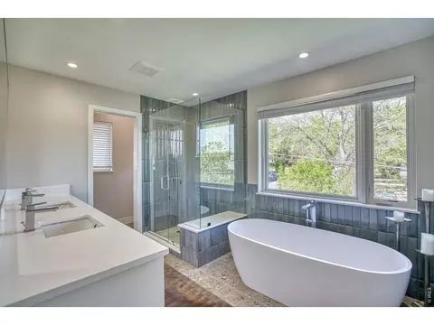 Bath - 375 Bates Ave, Boulder, CO 80305 photo 2 of 4