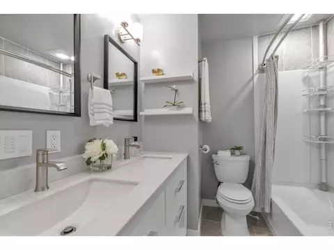 Bath - 3162 29th St, Boulder, CO 80301 photo 2 of 2