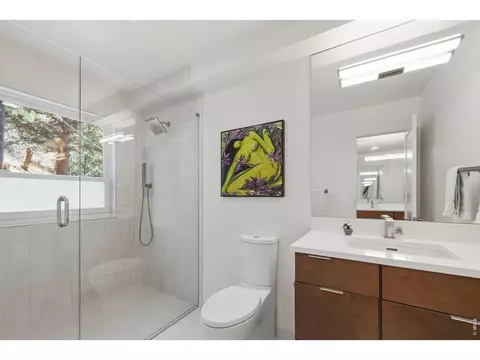 Bath - 2706 Crestridge Ct, Boulder, CO 80302 photo 2 of 3