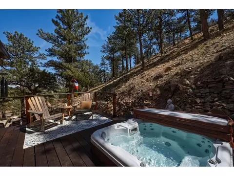 Exterior - 2706 Crestridge Ct, Boulder, CO 80302 photo 6 of 10