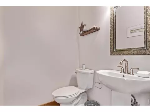 Bath - 399 Northview Rd, Berthoud, CO 80513 photo 1 of 5