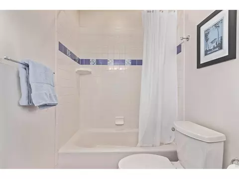 Bath - 399 Northview Rd, Berthoud, CO 80513 photo 4 of 5