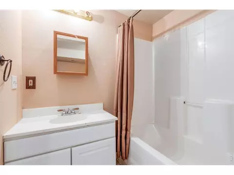 Bath - 2105 Christopher Ct, Johnstown, CO 80534 photo 3 of 3