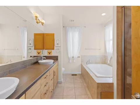 Bath - 295 Laramie Blvd, Boulder, CO 80304 photo 3 of 7