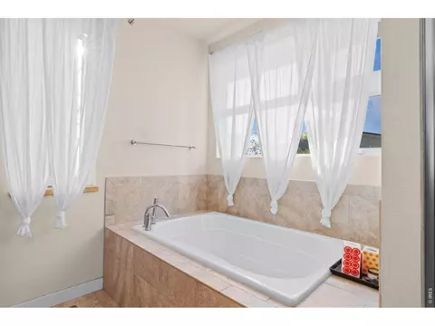 Bath - 295 Laramie Blvd, Boulder, CO 80304 photo 4 of 7