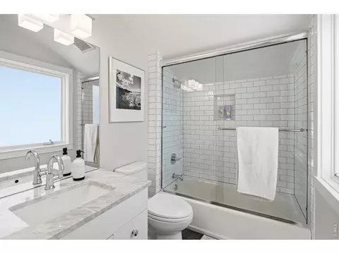 Bath - 1505 Poplar Ave, Boulder, CO 80304 photo 3 of 4