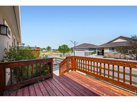 Exterior - 820 13th St, Berthoud, CO 80513 photo 2 of 4
