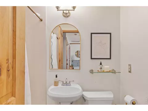 Bath - 310 S 40th St, Boulder, CO 80305 photo 3 of 5