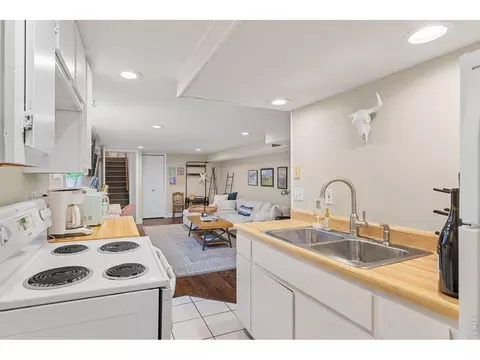Kitchen - 310 S 40th St, Boulder, CO 80305 photo 9 of 9