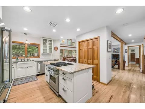 Kitchen - 733 Lakeshore Dr, Boulder, CO 80302 photo 1 of 3
