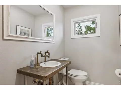 Bath - 733 Lakeshore Dr, Boulder, CO 80302 photo 1 of 4
