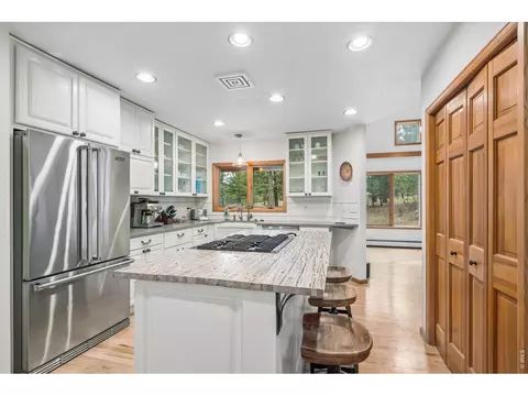 Kitchen - 733 Lakeshore Dr, Boulder, CO 80302 photo 3 of 3