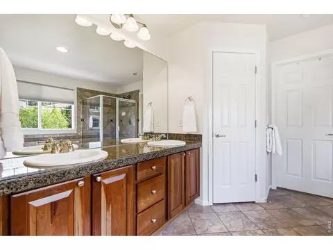 Bath - 123 Falcon Ln, Lyons, CO 80540 photo 3 of 5