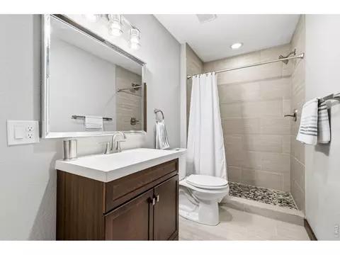 Bath - 123 Falcon Ln, Lyons, CO 80540 photo 5 of 5