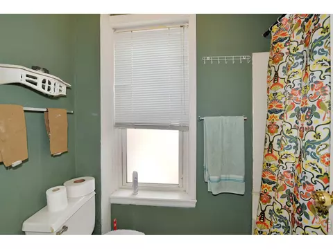 Bath - 913 4th St, Greeley, CO 80631 photo 1 of 3