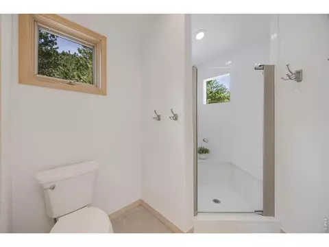 Bath - 191 Alaska Rd, Boulder, CO 80302 photo 3 of 4
