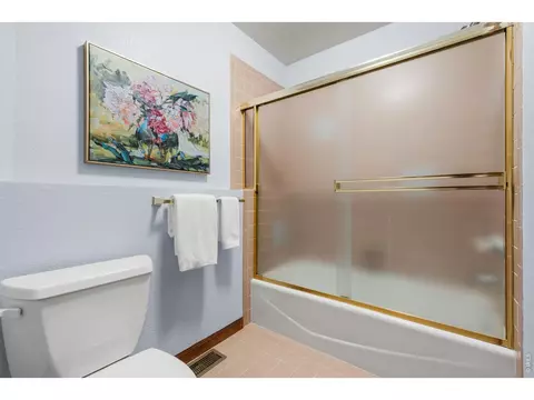 Bath - 4575 Robinson Pl, Boulder, CO 80301 photo 5 of 5