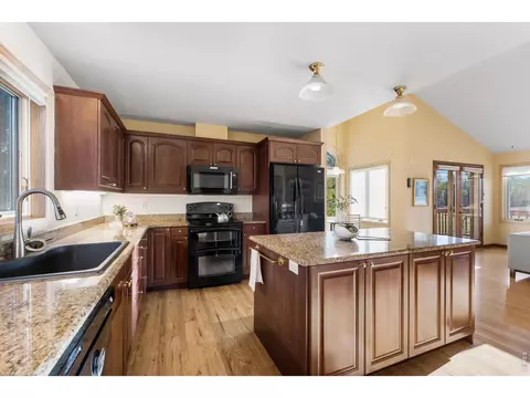 Kitchen - 4575 Robinson Pl, Boulder, CO 80301 photo 3 of 4