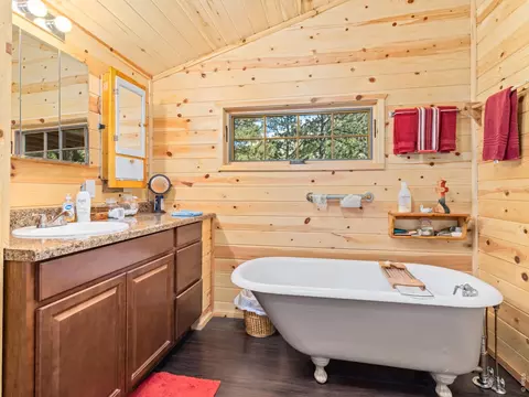 Bath - 3154 Riverside Dr, Lyons, CO 80540 photo 2 of 3