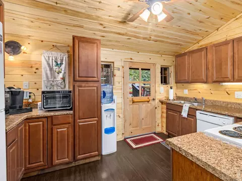 Kitchen - 3154 Riverside Dr, Lyons, CO 80540 photo 2 of 2