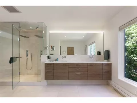 Bath - 2535 Sumac Ave, Boulder, CO 80304 photo 3 of 5