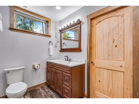 Bath - 80 Lookout Dr, Lyons, CO 80540 photo 2 of 4