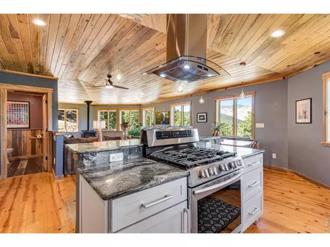 Kitchen - 80 Lookout Dr, Lyons, CO 80540 photo 3 of 4