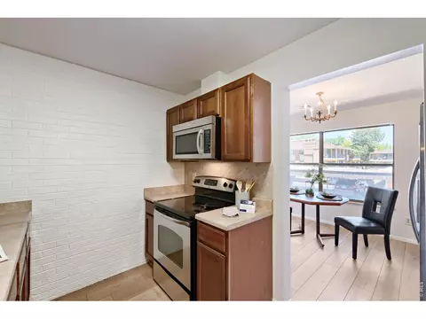 Kitchen - 500 Manhattan Dr #D7, Boulder, CO 80303 photo 3 of 4