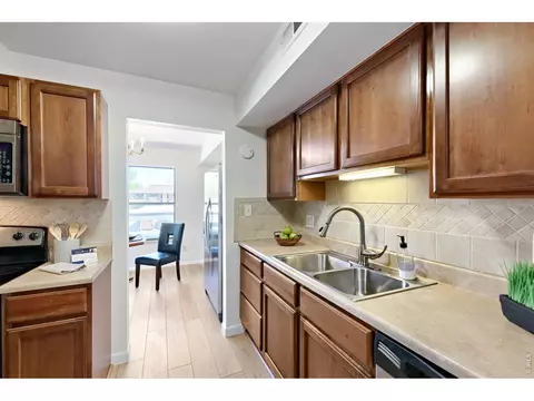 Kitchen - 500 Manhattan Dr #D7, Boulder, CO 80303 photo 2 of 4