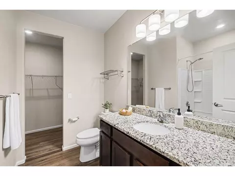 Bath - 7253 Ellingwood Ave, Longmont, CO 80504 photo 1 of 3
