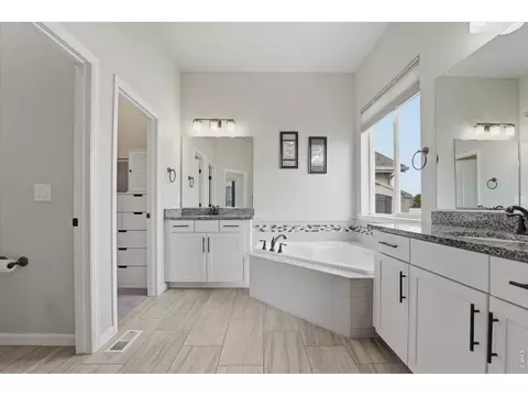 Bath - 5487 Chantry Dr, Windsor, CO 80550 photo 1 of 5
