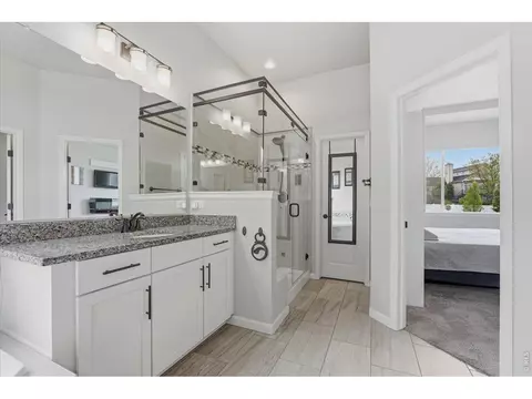 Bath - 5487 Chantry Dr, Windsor, CO 80550 photo 2 of 5