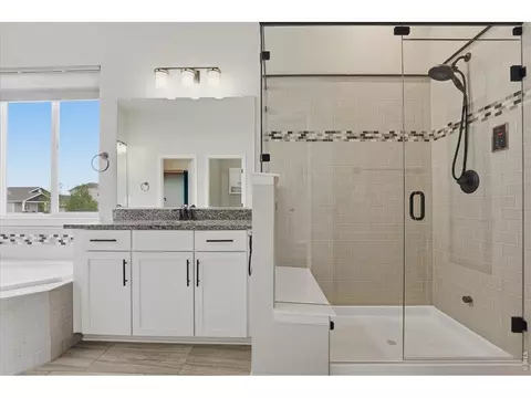 Bath - 5487 Chantry Dr, Windsor, CO 80550 photo 4 of 5