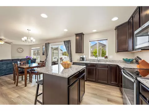 Kitchen - 5628 Bexley Dr, Windsor, CO 80550 photo 4 of 4
