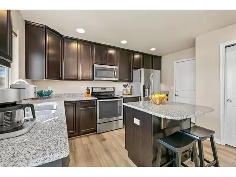 Kitchen - 5628 Bexley Dr, Windsor, CO 80550 photo 3 of 4