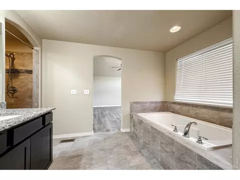 Bath - 688 Arches Ct, Berthoud, CO 80513 photo 4 of 8