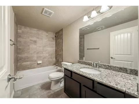 Bath - 688 Arches Ct, Berthoud, CO 80513 photo 8 of 8