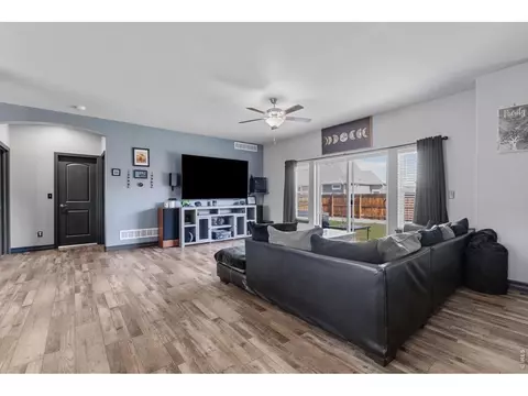 56431 E 24th Ave, Strasburg, CO 80136 photo 13