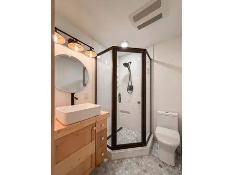 Bath - 34 Cedar Dr, Lyons, CO 80540 photo 2 of 2