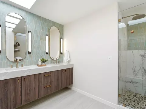 Bath - 4165 17th St, Boulder, CO 80304 photo 2 of 6