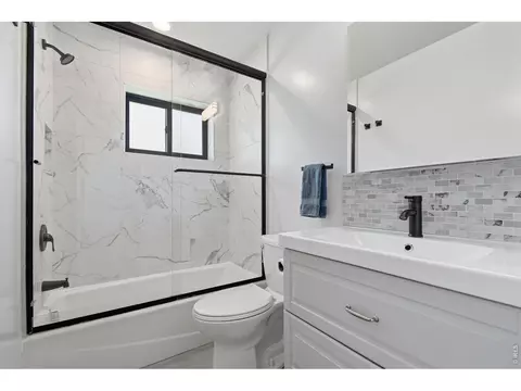 Bath - 2910 19th St, Boulder, CO 80304 photo 3 of 3