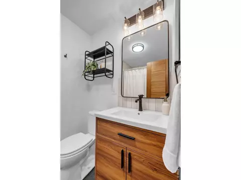 Bath - 3487 28th St #17, Boulder, CO 80301 photo 1 of 3