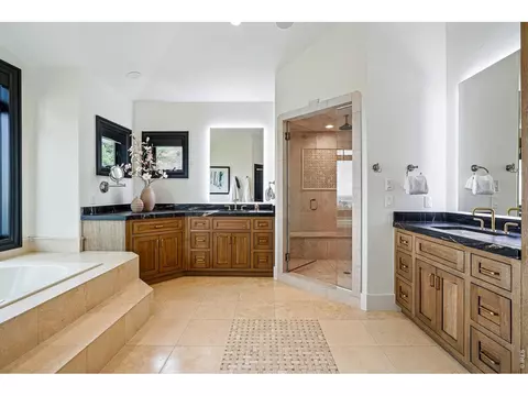 Bath - 166 Valley View Way, Boulder, CO 80304 photo 2 of 3