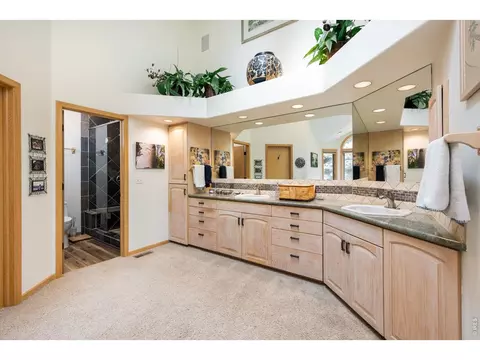 Bath - 1127 Juniper Ave, Boulder, CO 80304 photo 1 of 5