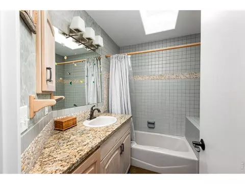 Bath - 1127 Juniper Ave, Boulder, CO 80304 photo 5 of 5