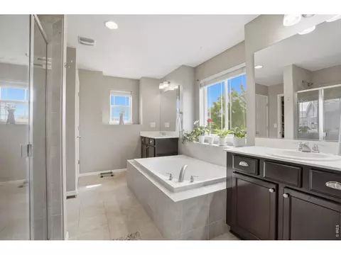 Bath - 10101 Bradbury St, Firestone, CO 80504 photo 3 of 5