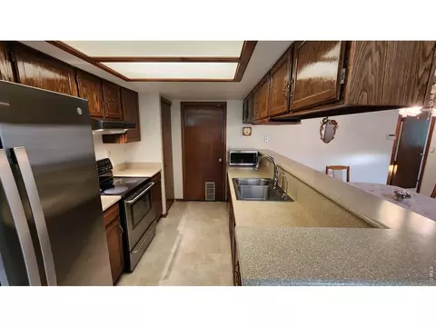 Kitchen - 6239 Willow Ln, Boulder, CO 80301 photo 2 of 3