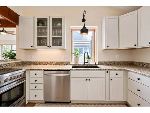 Kitchen - 4723 Tantra Dr #E6, Boulder, CO 80305 photo 3 of 4